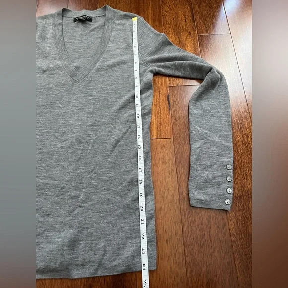 NWOT Banana Republic Grey Merino Wool Sweater - Picture 5 of 8